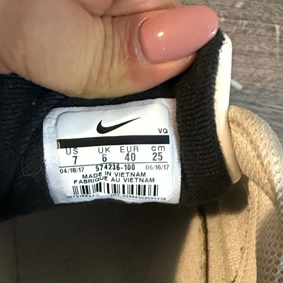 Nike White and Black Casual Sneakers - Picture 5 of 6